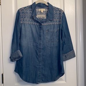 Anthropologie Chambray Shirt with Embroidered Detail. EXCELLENT CONDITION.